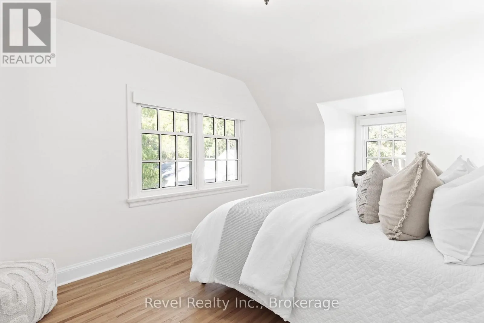 13 SYLVAN CRESCENT