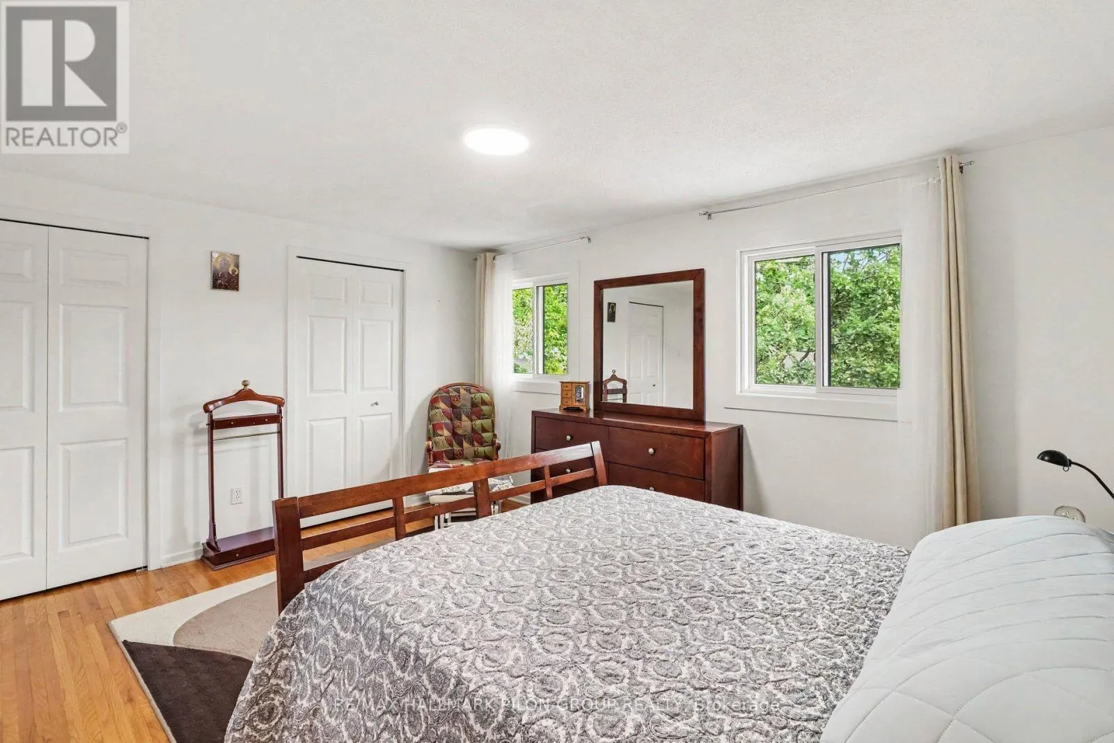 16 EASTPARK DRIVE