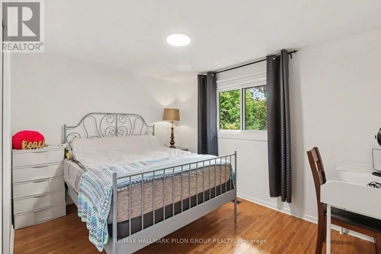 16 EASTPARK DRIVE