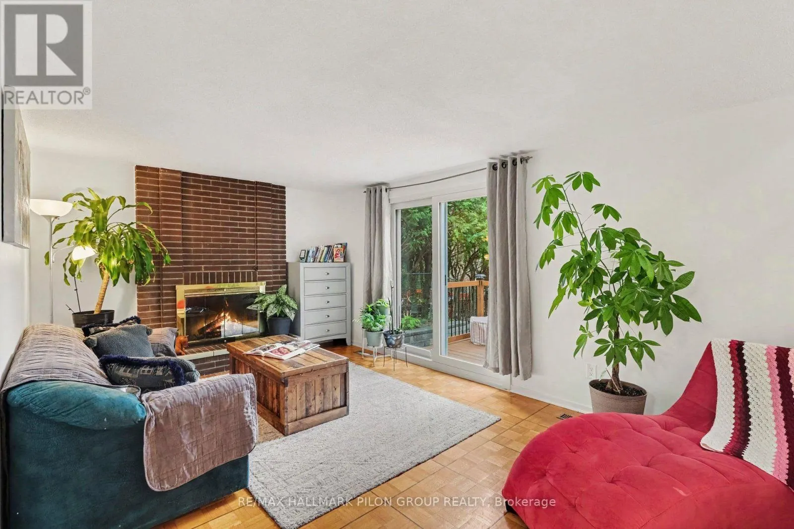 16 EASTPARK DRIVE