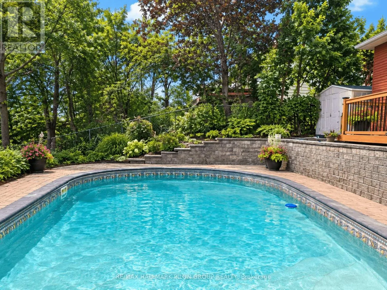 16 EASTPARK DRIVE