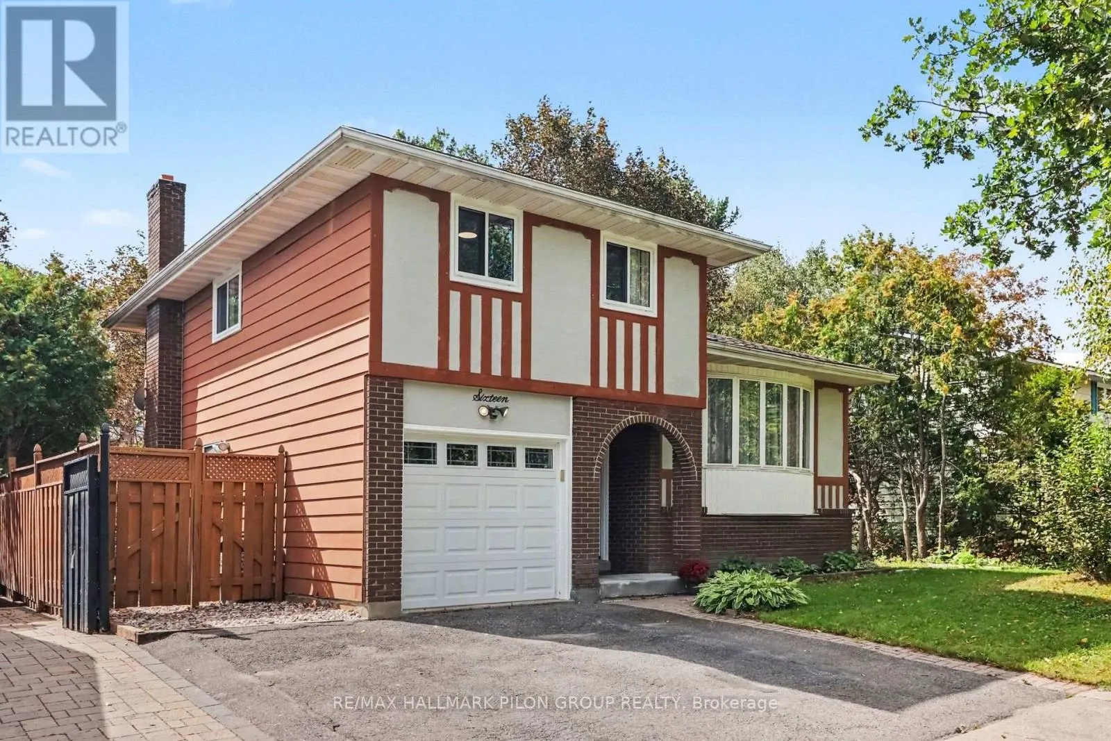 16 EASTPARK DRIVE
