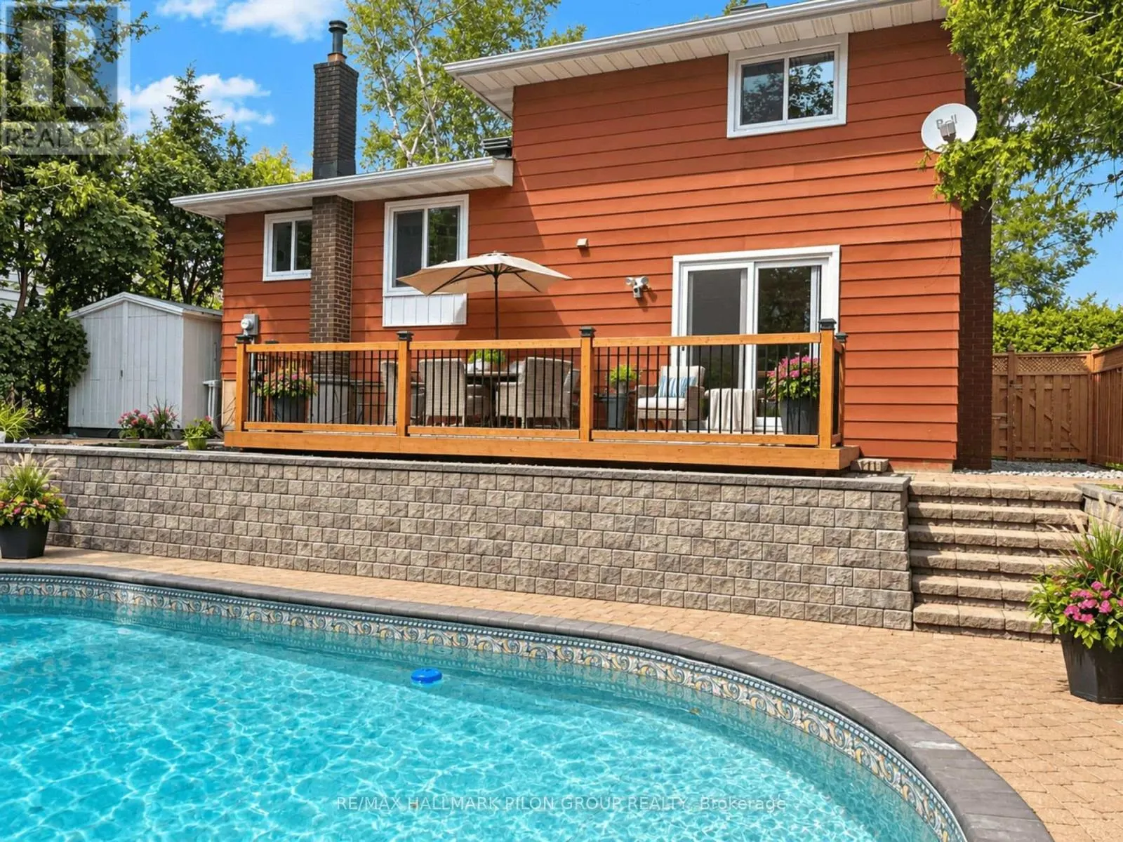 16 EASTPARK DRIVE