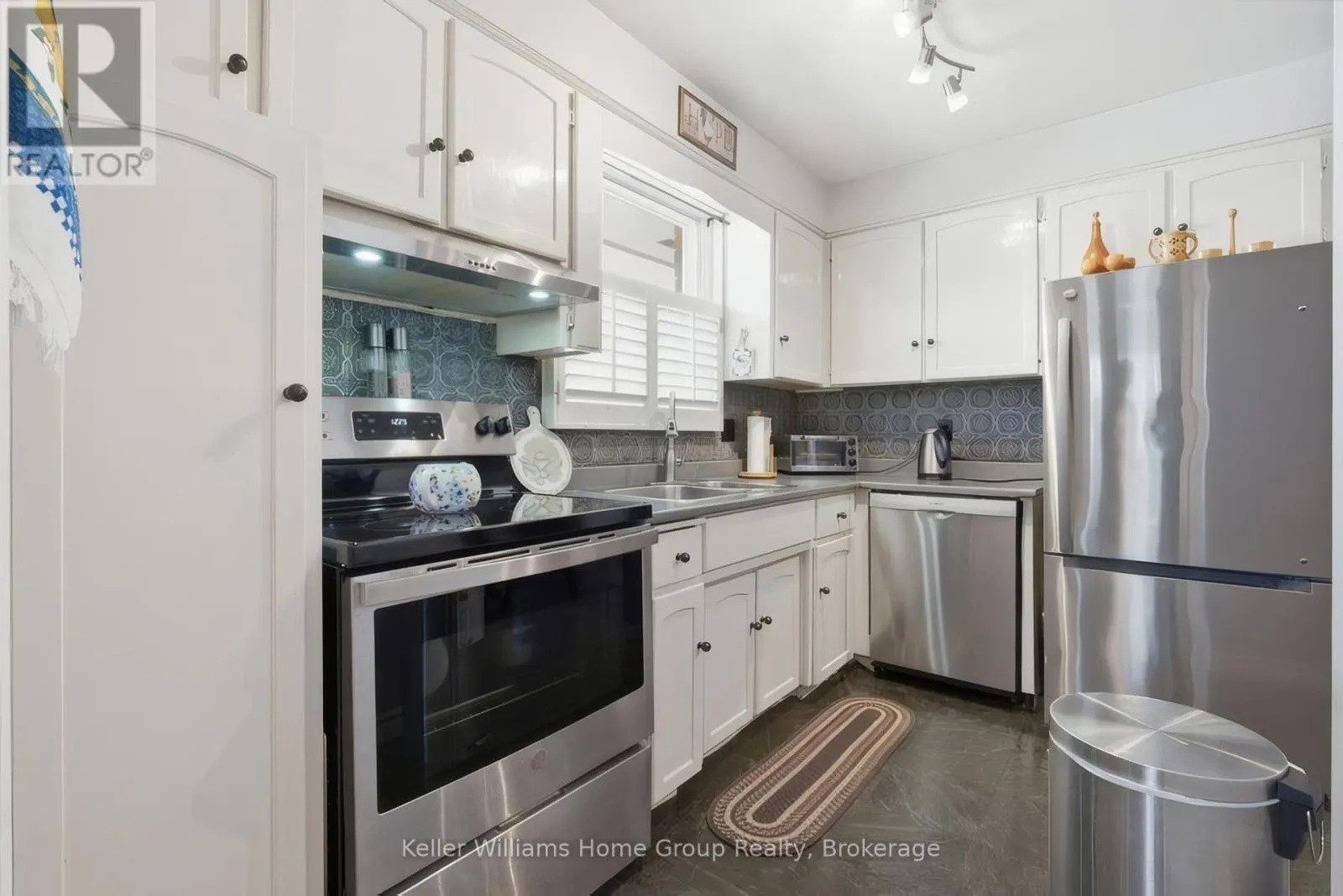 267 BAKERSFIELD DRIVE
