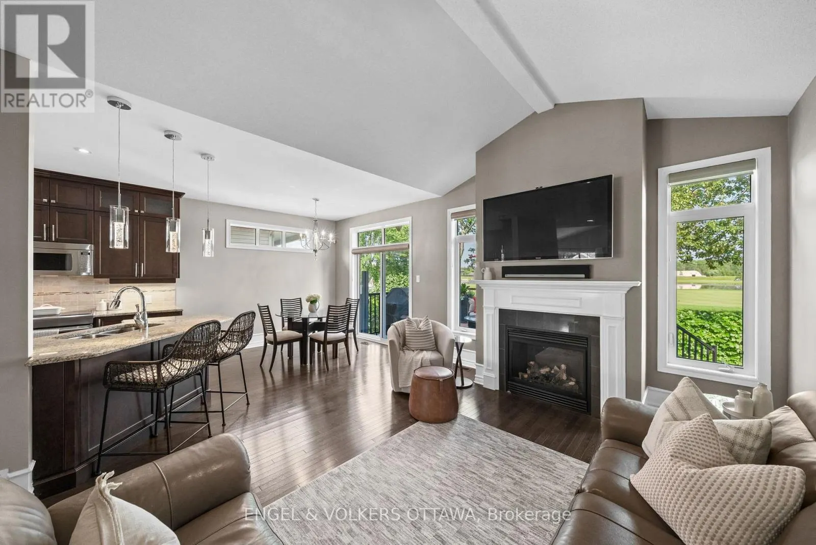 112 EQUINELLE DRIVE