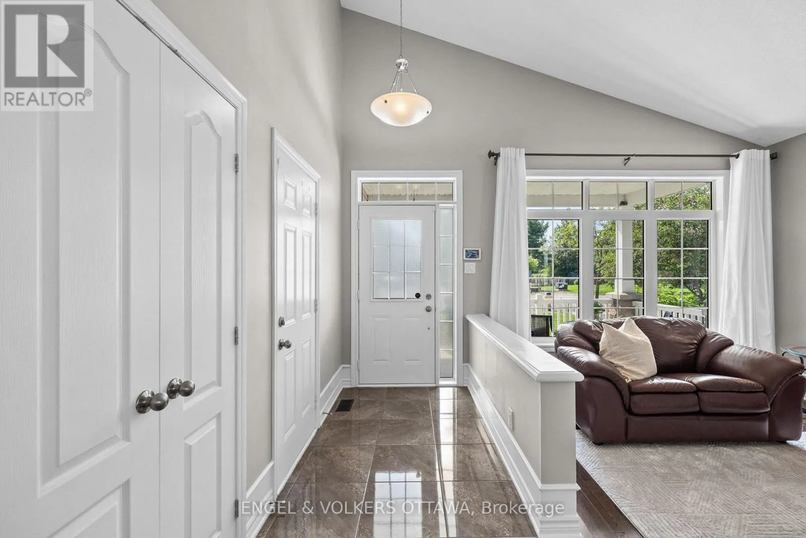 112 EQUINELLE DRIVE