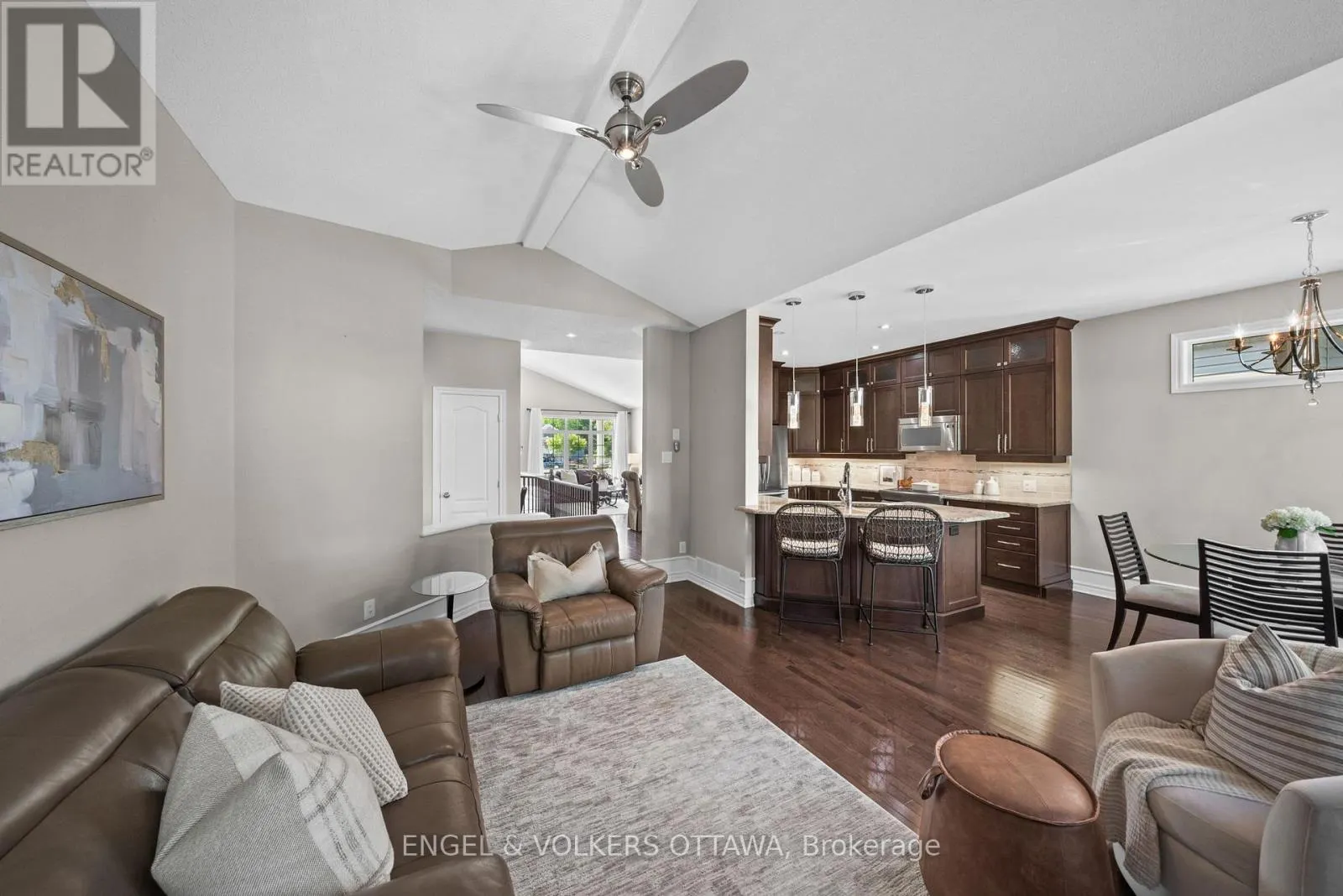 112 EQUINELLE DRIVE