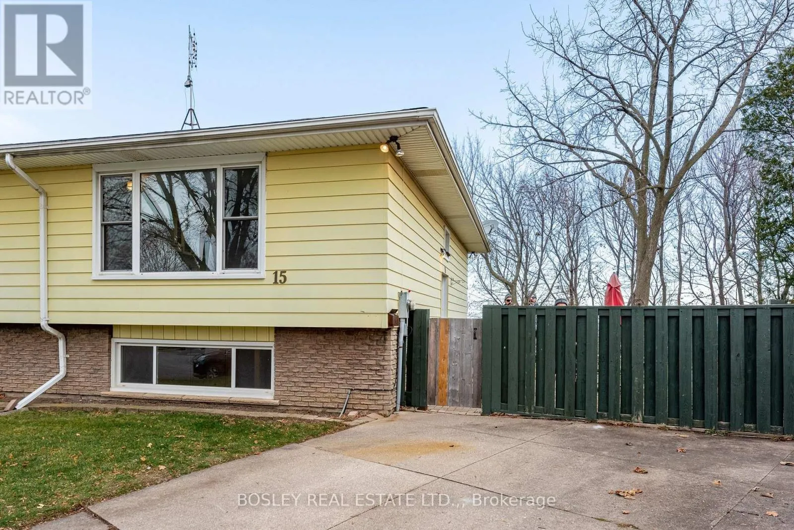 15 ALDEN COURT