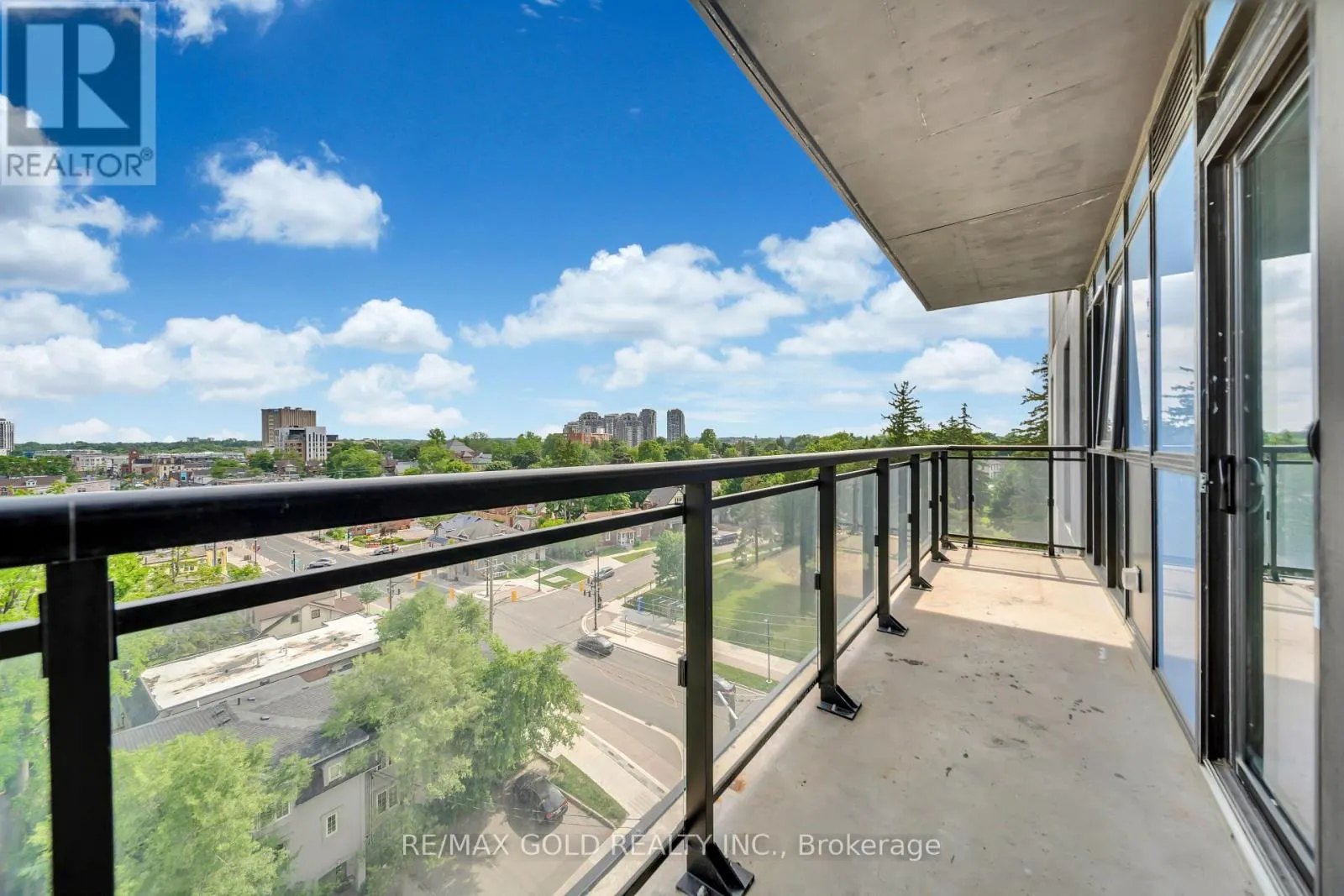 803 - 128 KING STREET N