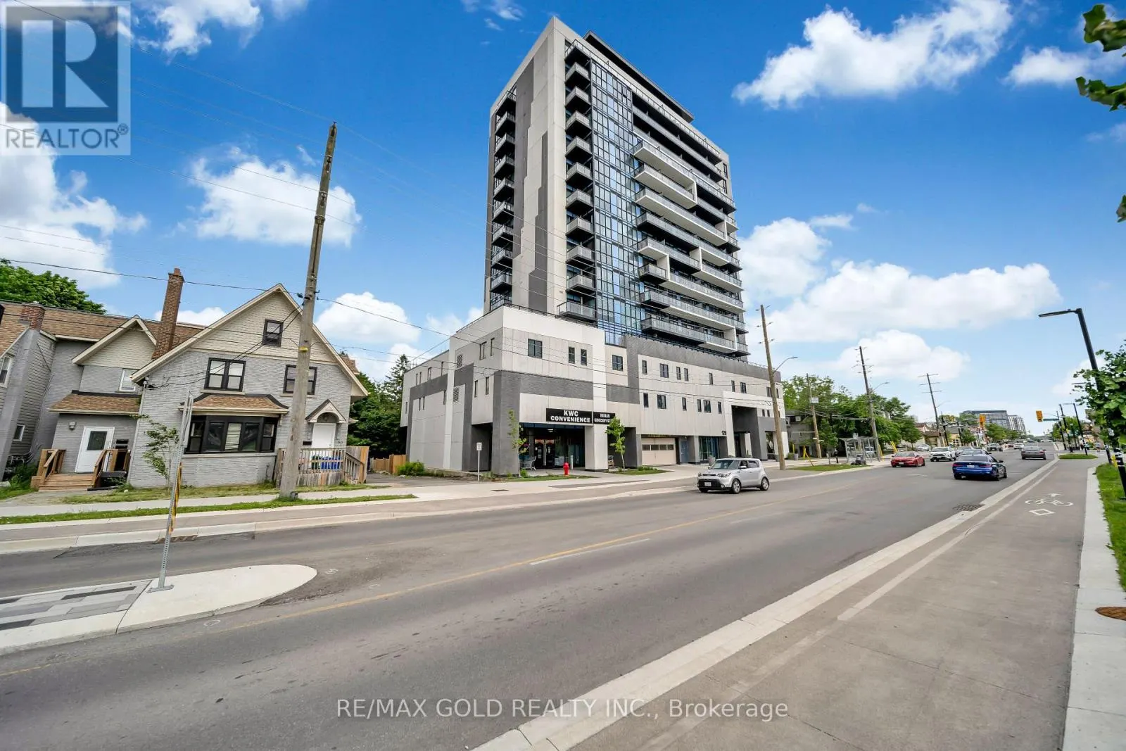 803 - 128 KING STREET N