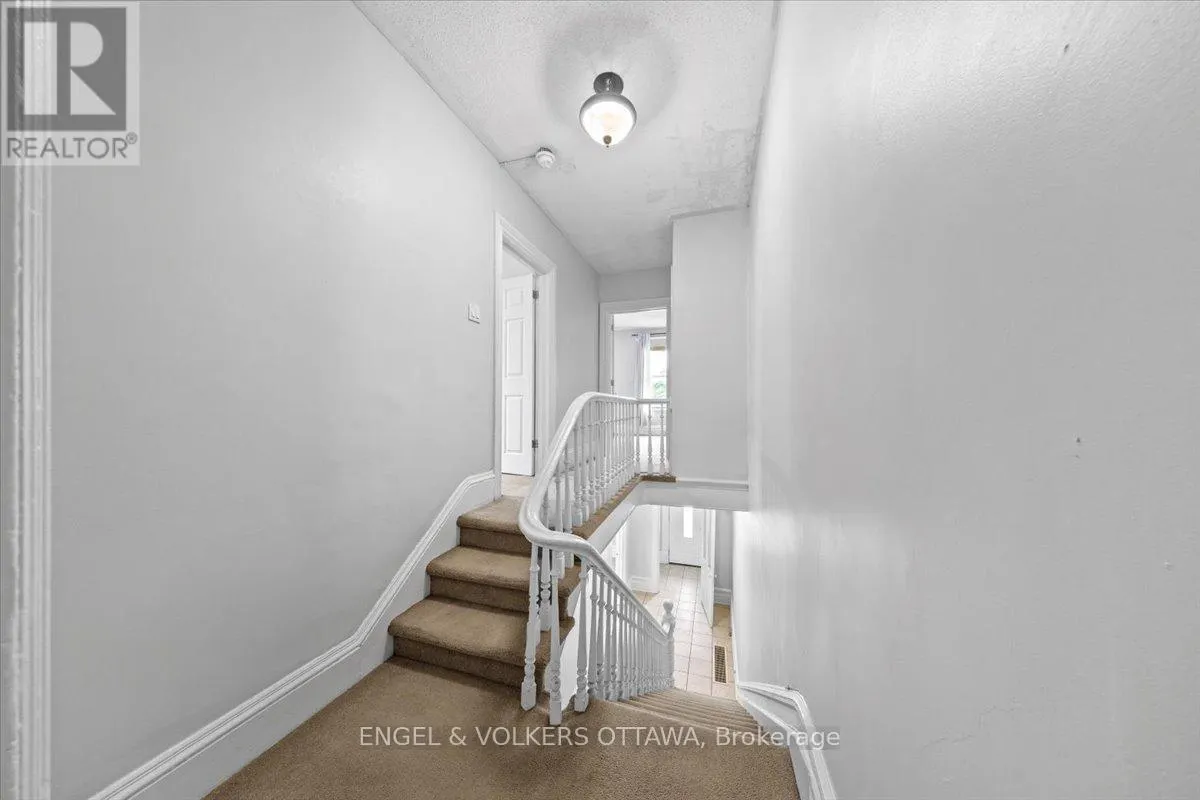 118 KING EDWARD AVENUE