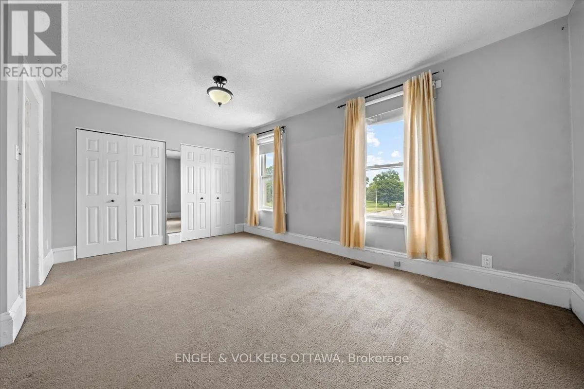 118 KING EDWARD AVENUE
