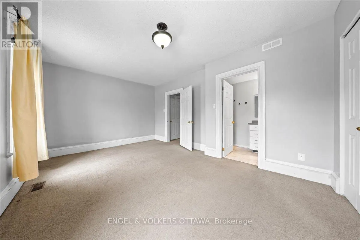 118 KING EDWARD AVENUE