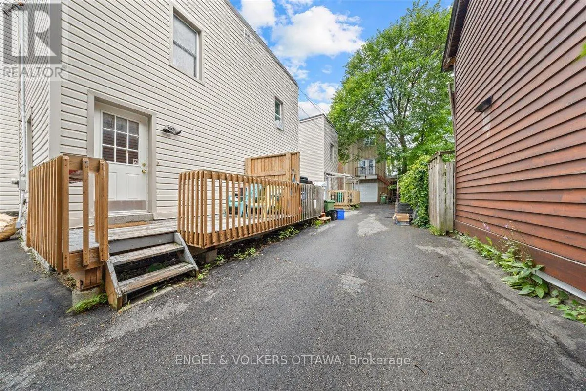 118 KING EDWARD AVENUE