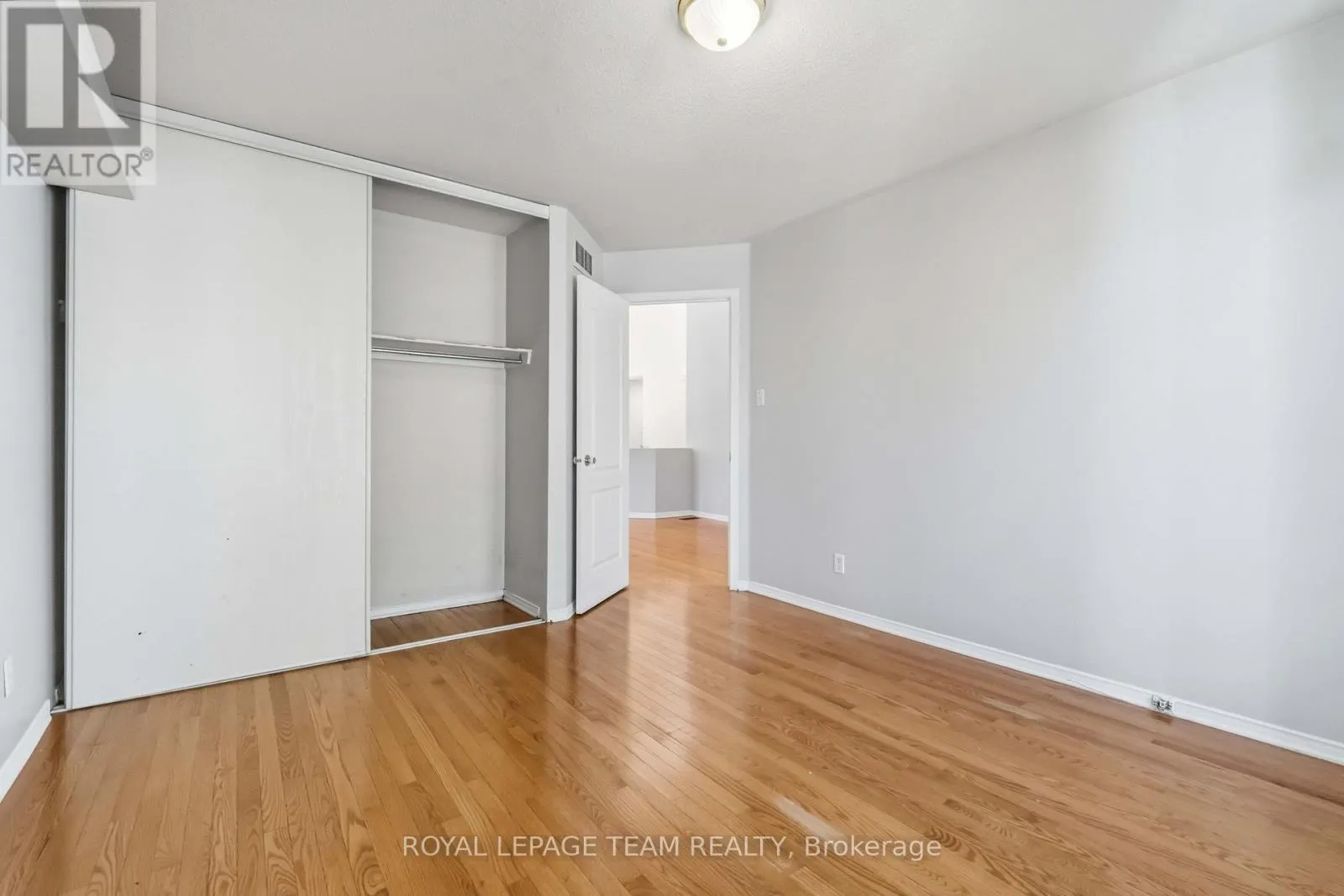 6 WINDCHIME CRESCENT