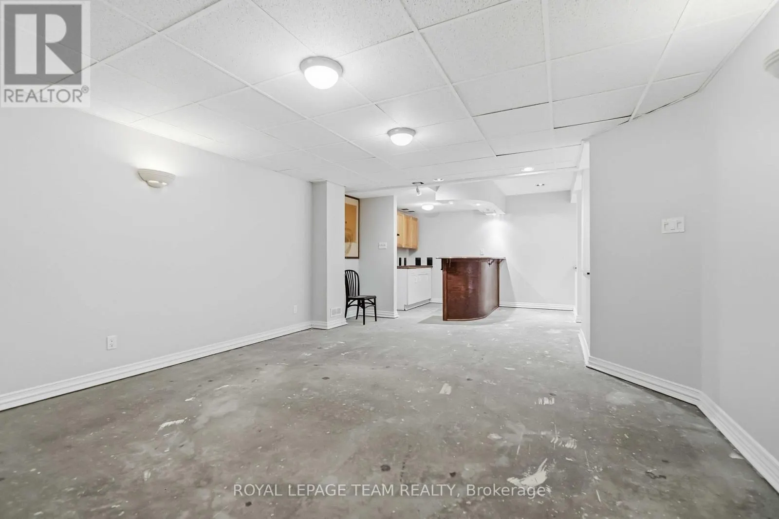 6 WINDCHIME CRESCENT