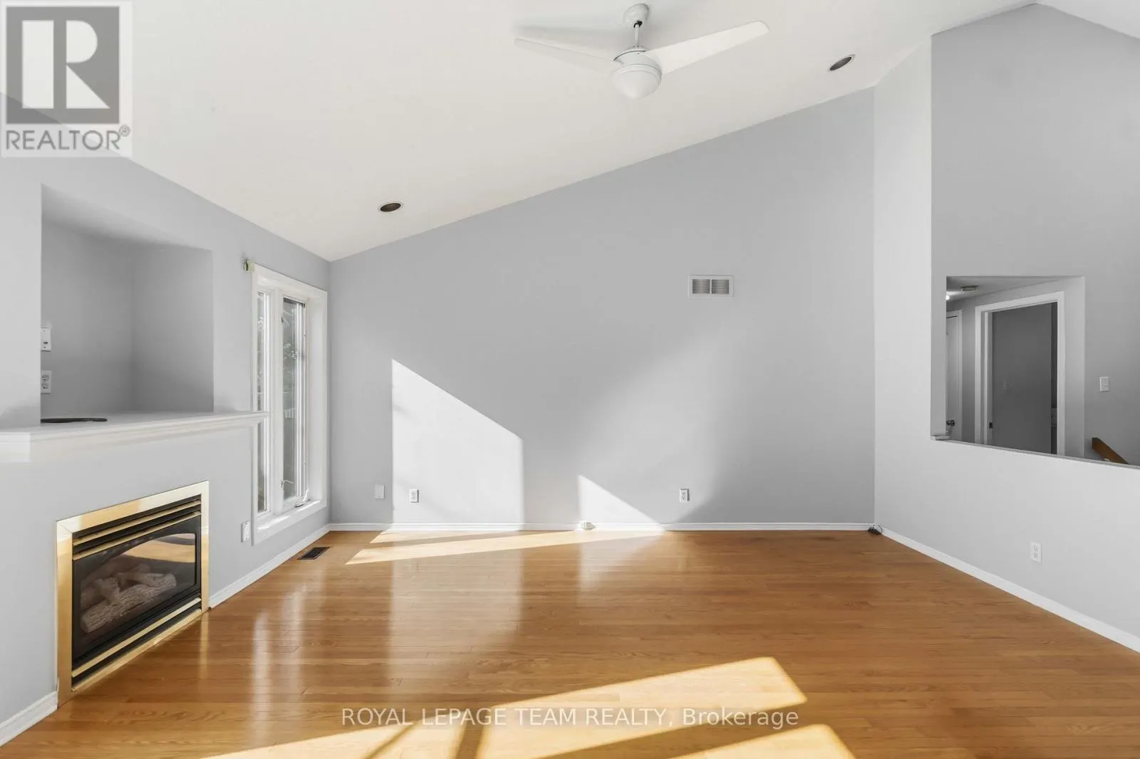 6 WINDCHIME CRESCENT