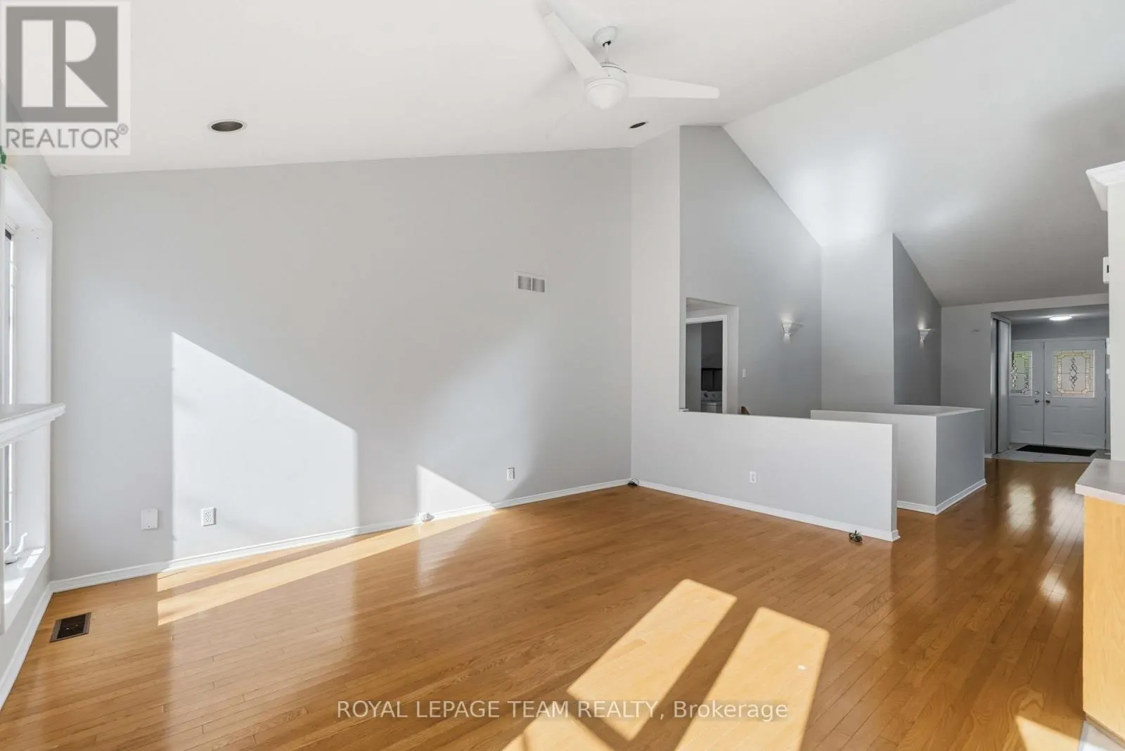 6 WINDCHIME CRESCENT