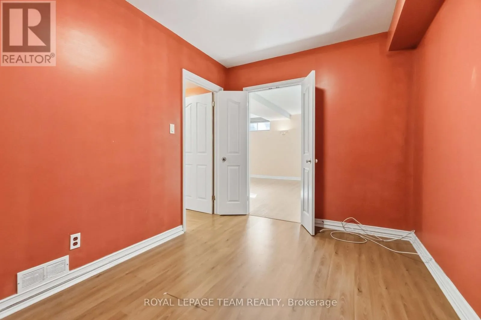 6 WINDCHIME CRESCENT