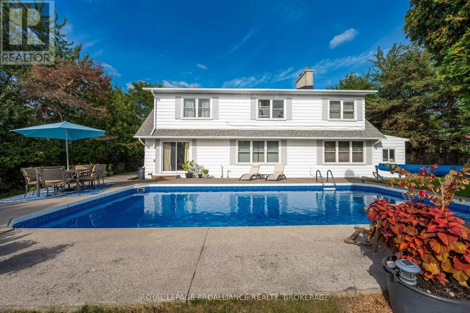 34 CAMBRIDGE CRESCENT