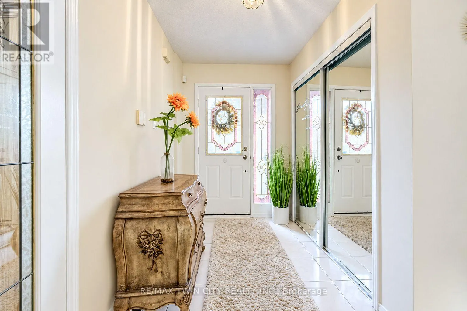 11 PEREGRINE CRESCENT