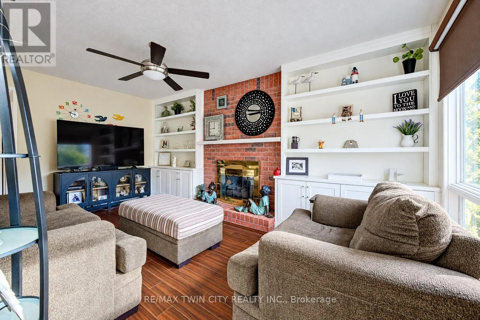 11 PEREGRINE CRESCENT