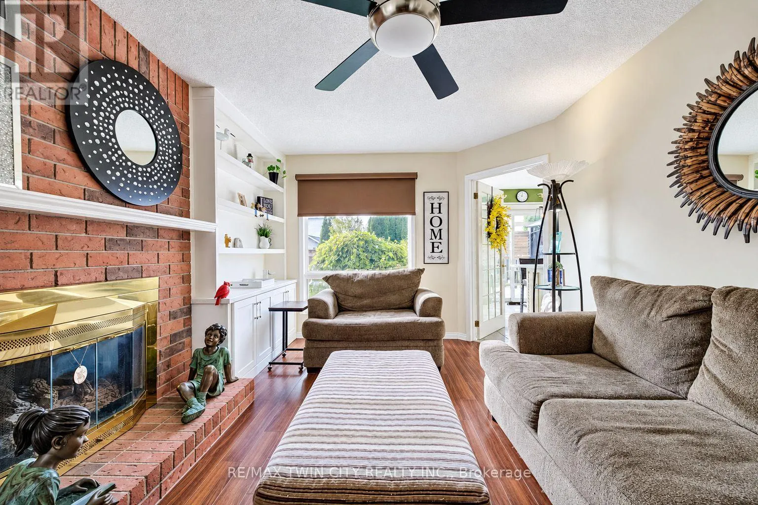 11 PEREGRINE CRESCENT