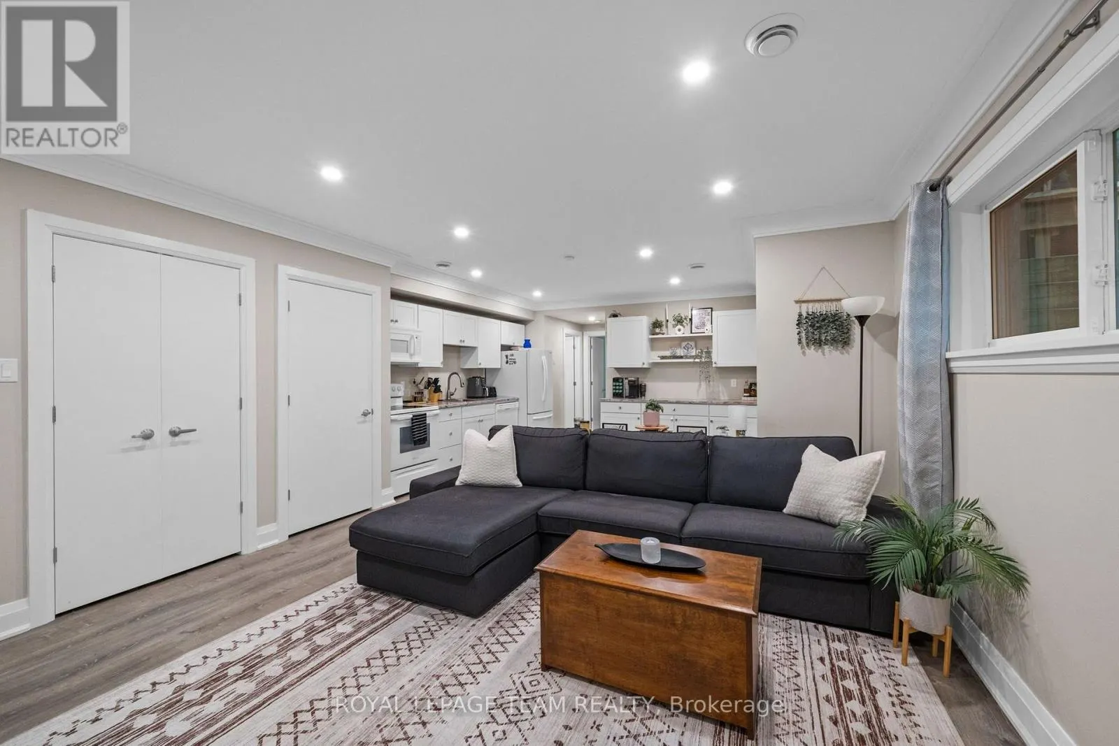 77 JUANITA AVENUE