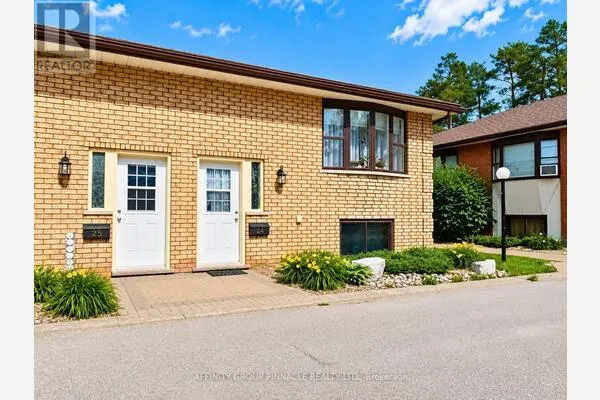 24 - 115 MARY STREET W #24
