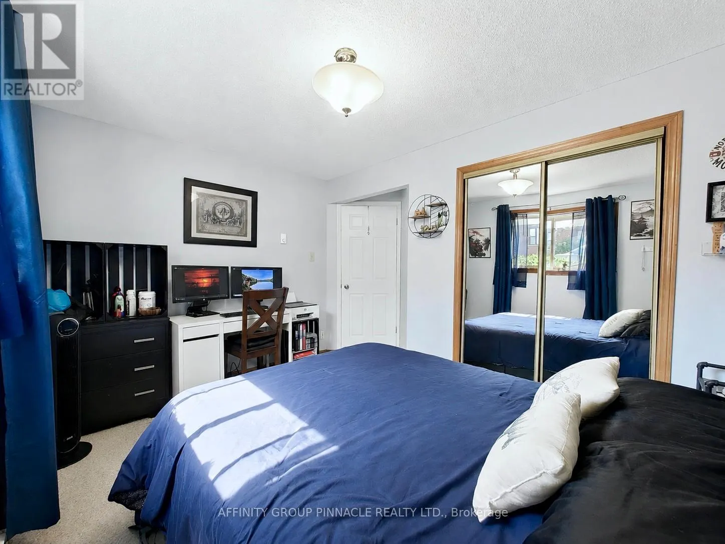 24 - 115 MARY STREET W #24