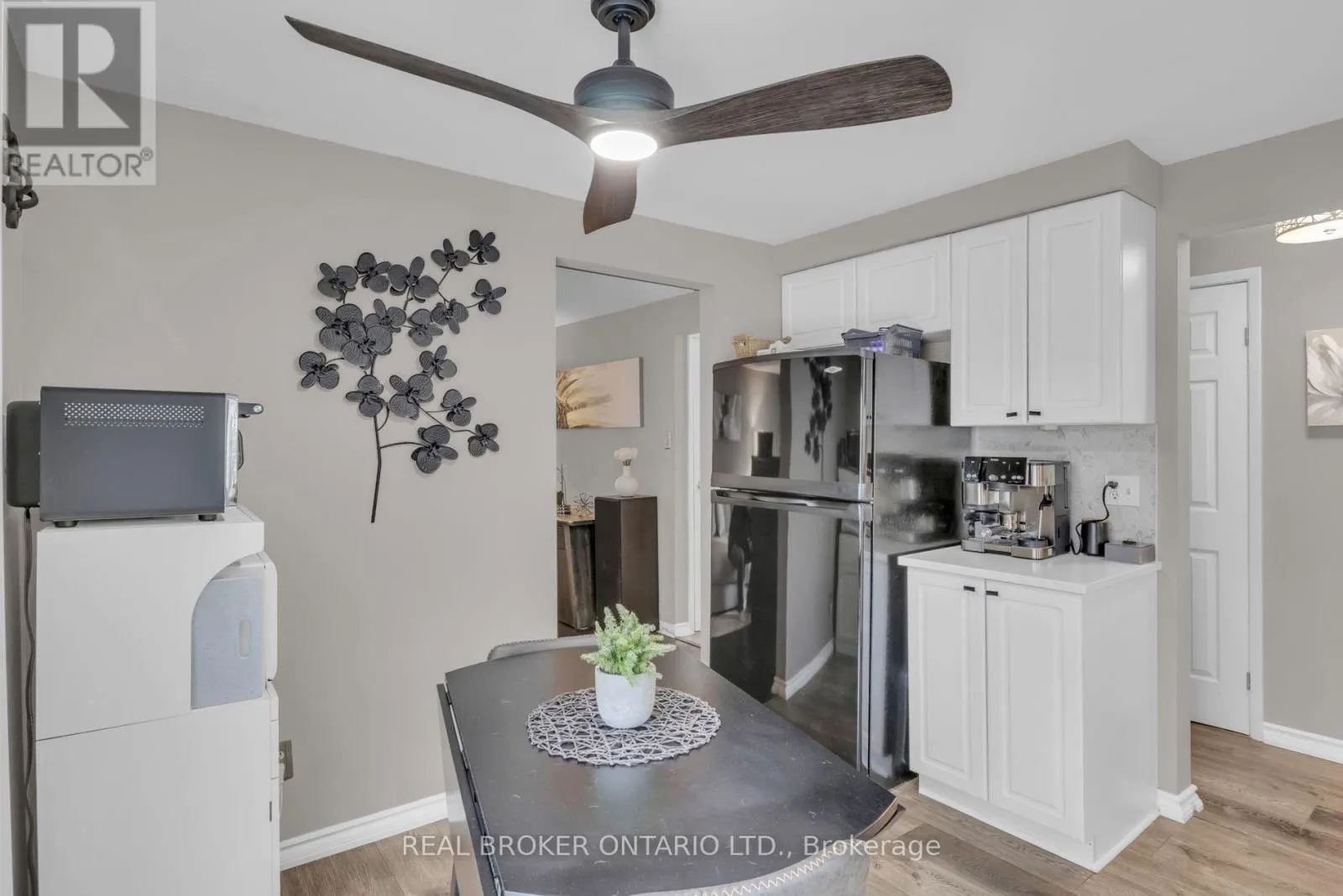 15 - 415 MORGAN AVENUE