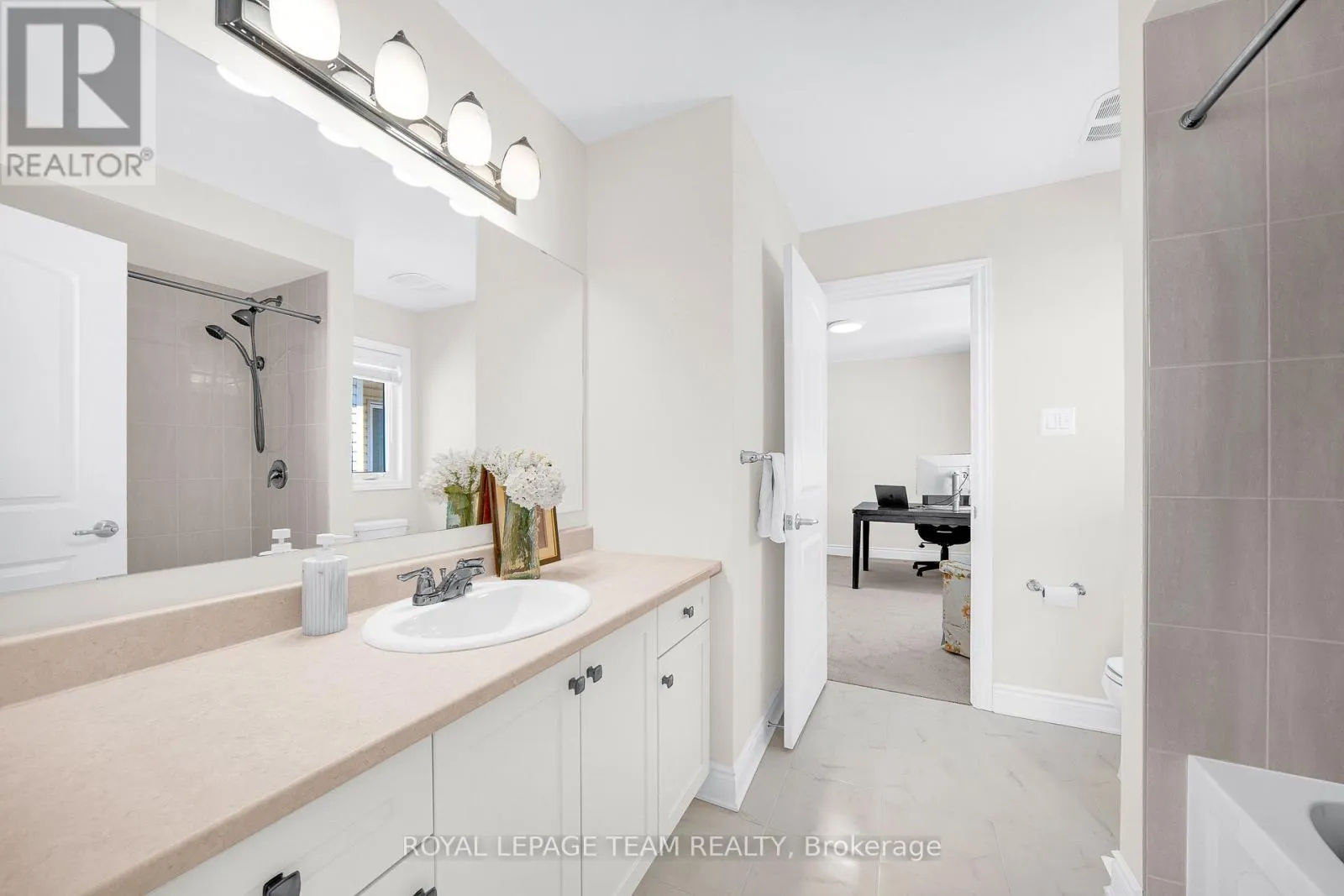 607 PARADE DRIVE