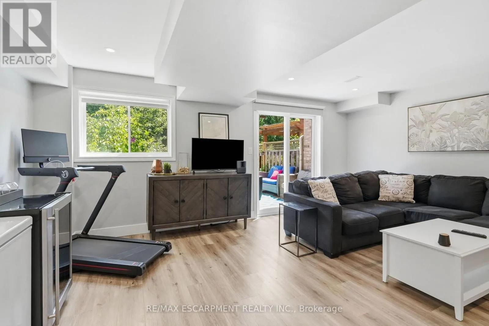 12 - 39 PANABAKER DRIVE
