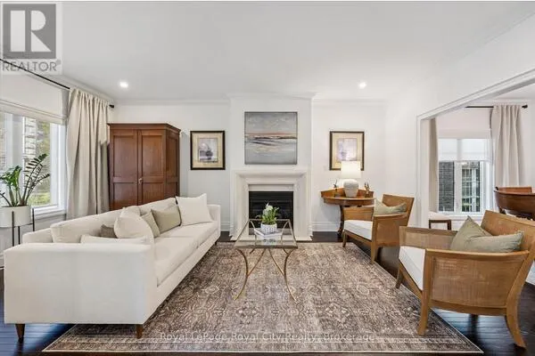 11 - 25 MANOR PARK CRESCENT