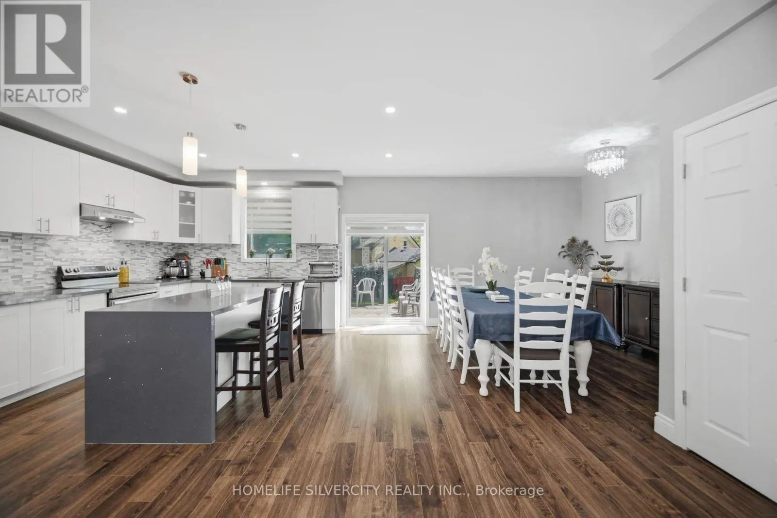 165 ST ANDREWS STREET W