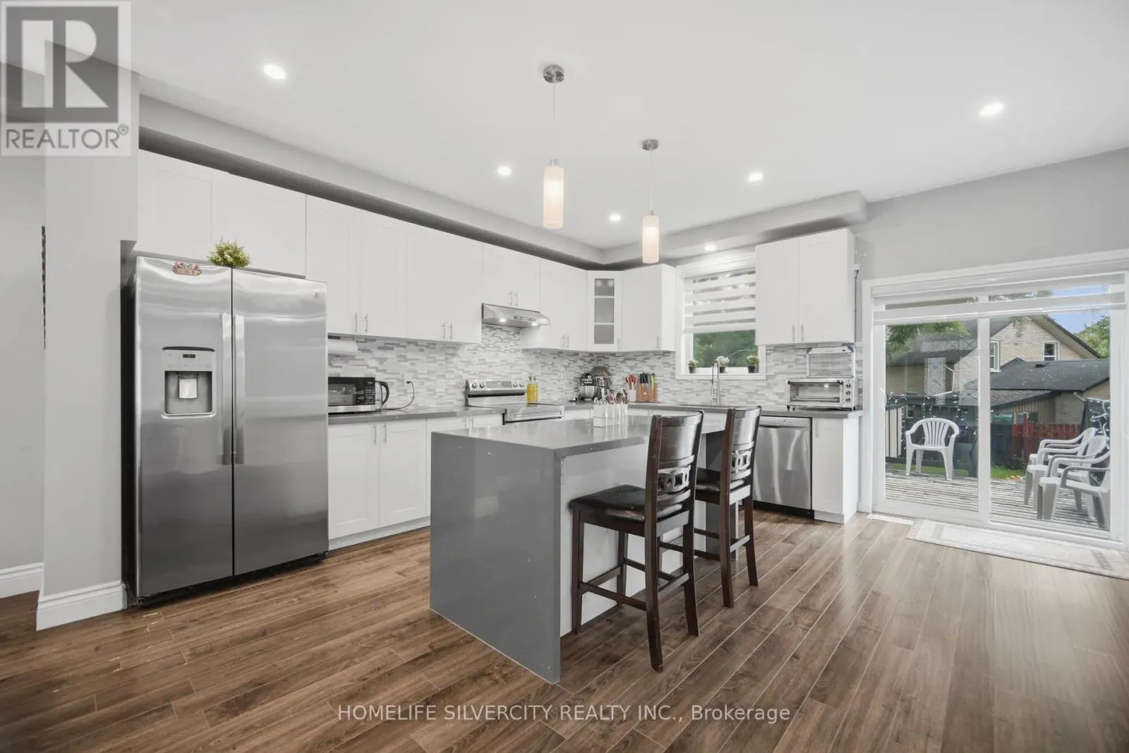 165 ST ANDREWS STREET W