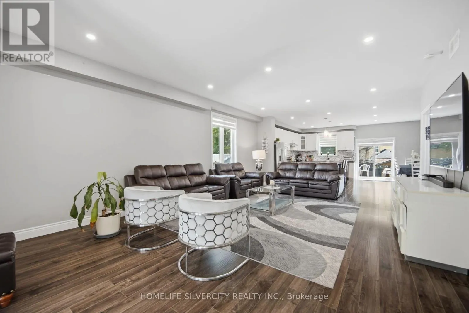 165 ST ANDREWS STREET W