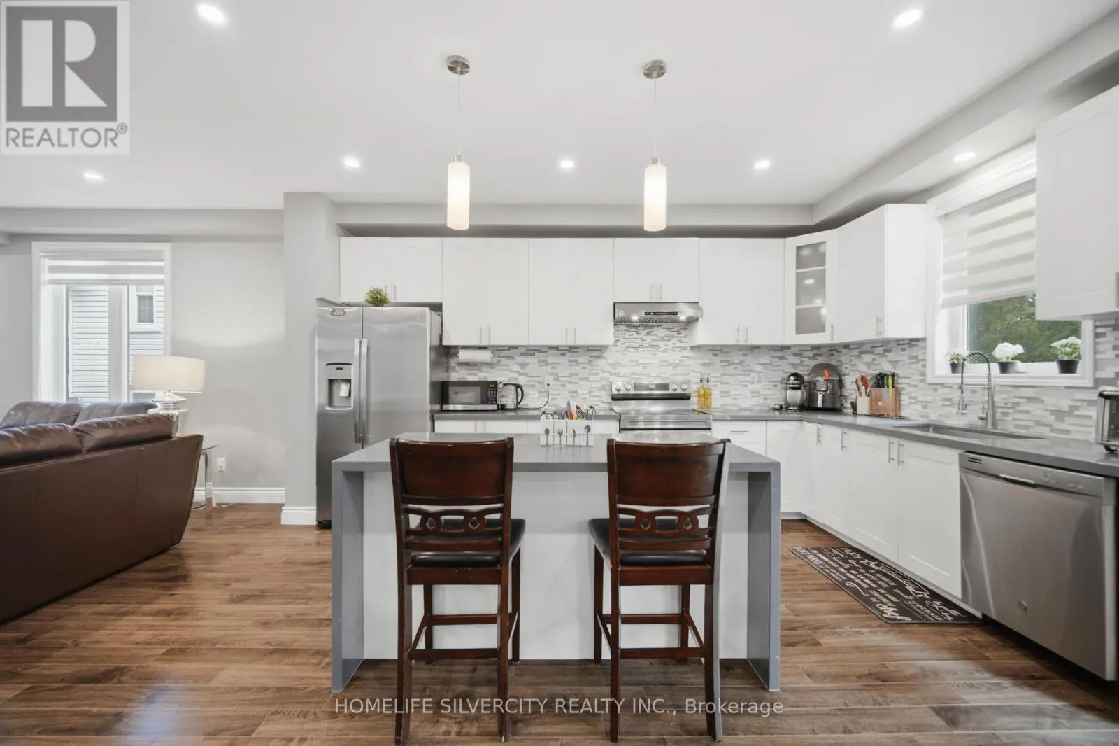 165 ST ANDREWS STREET W
