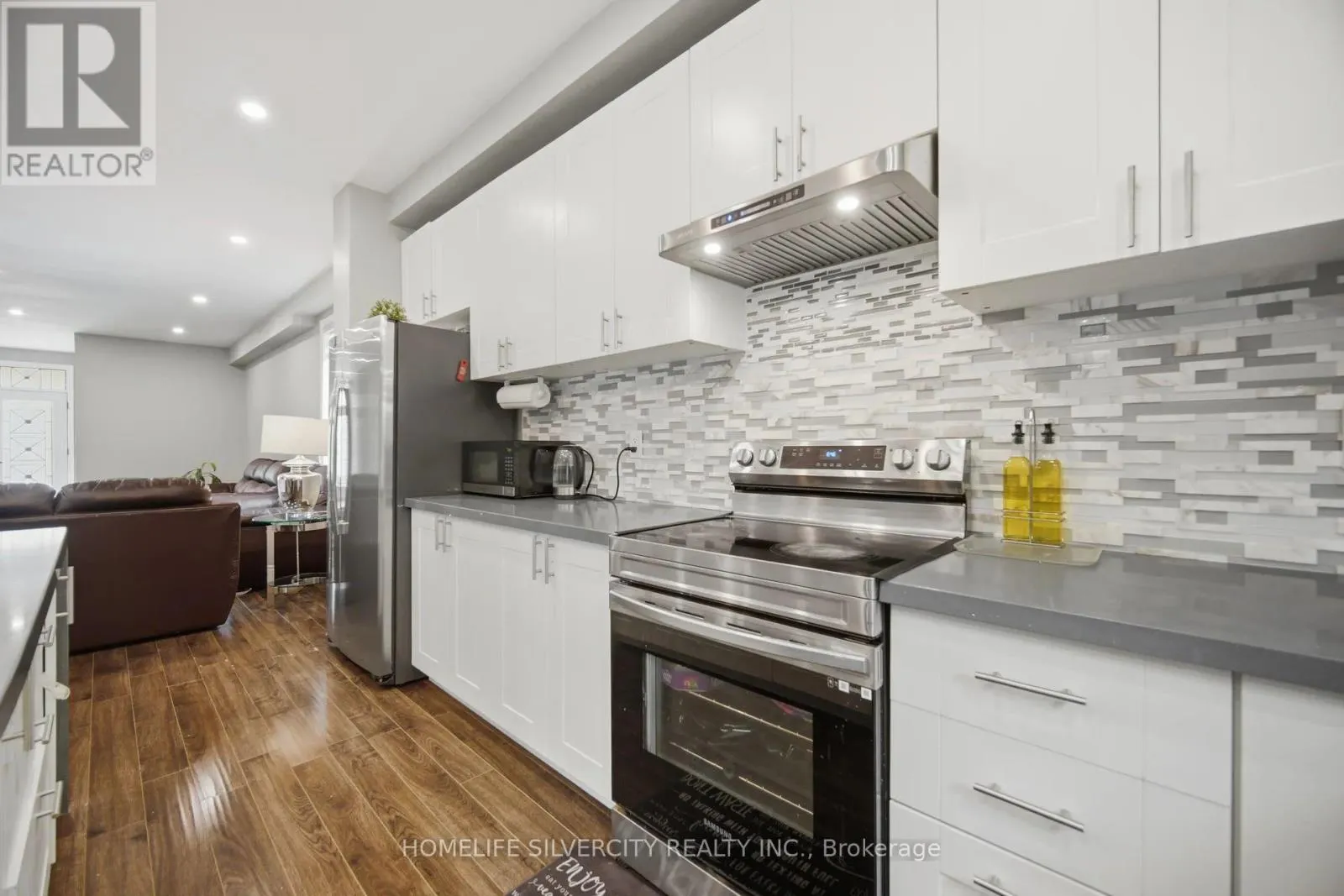 165 ST ANDREWS STREET W