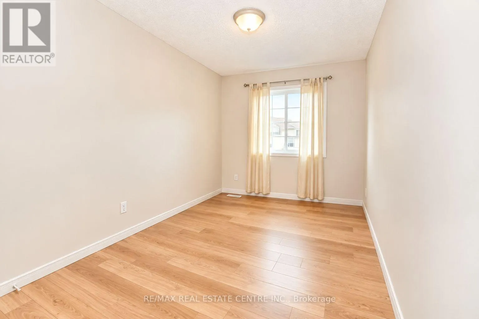 8 - 23 HOWE DRIVE