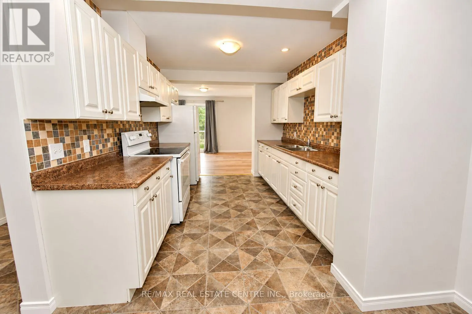 8 - 23 HOWE DRIVE