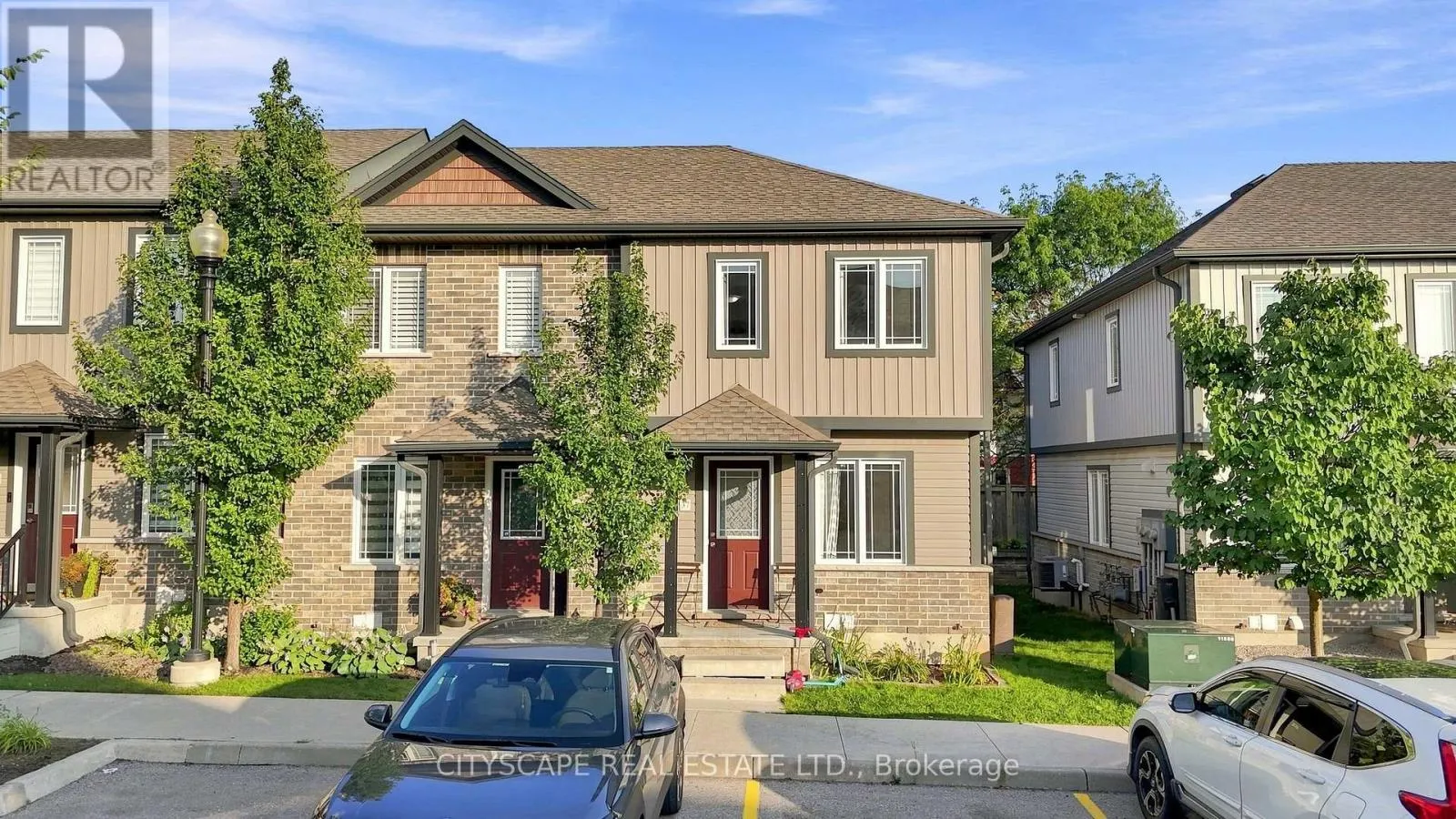 37 - 350 DUNDAS STREET S