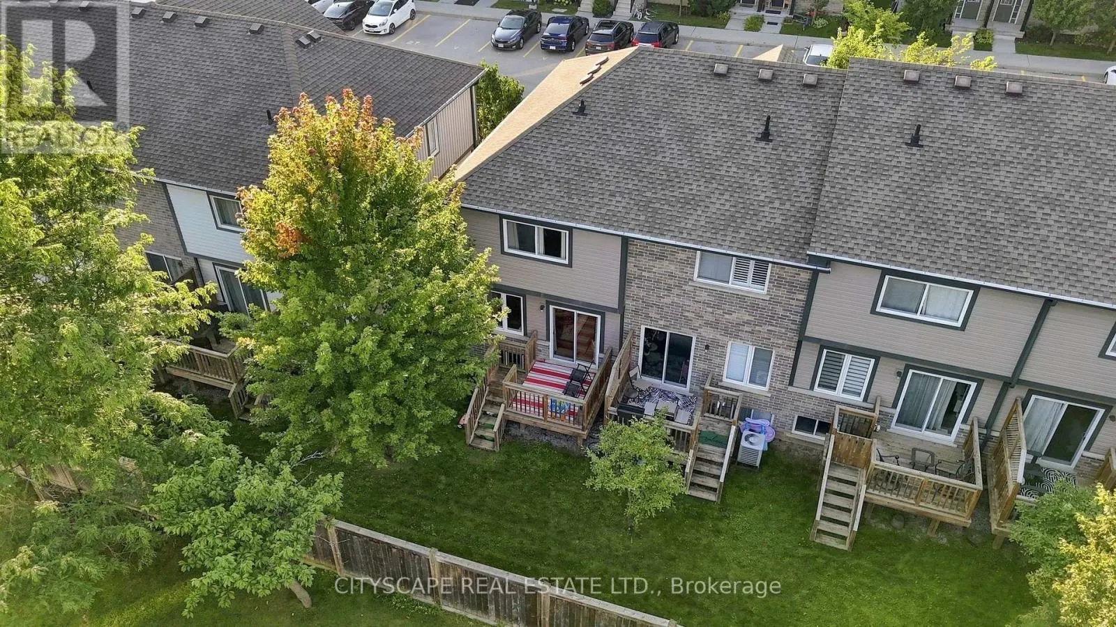 37 - 350 DUNDAS STREET S