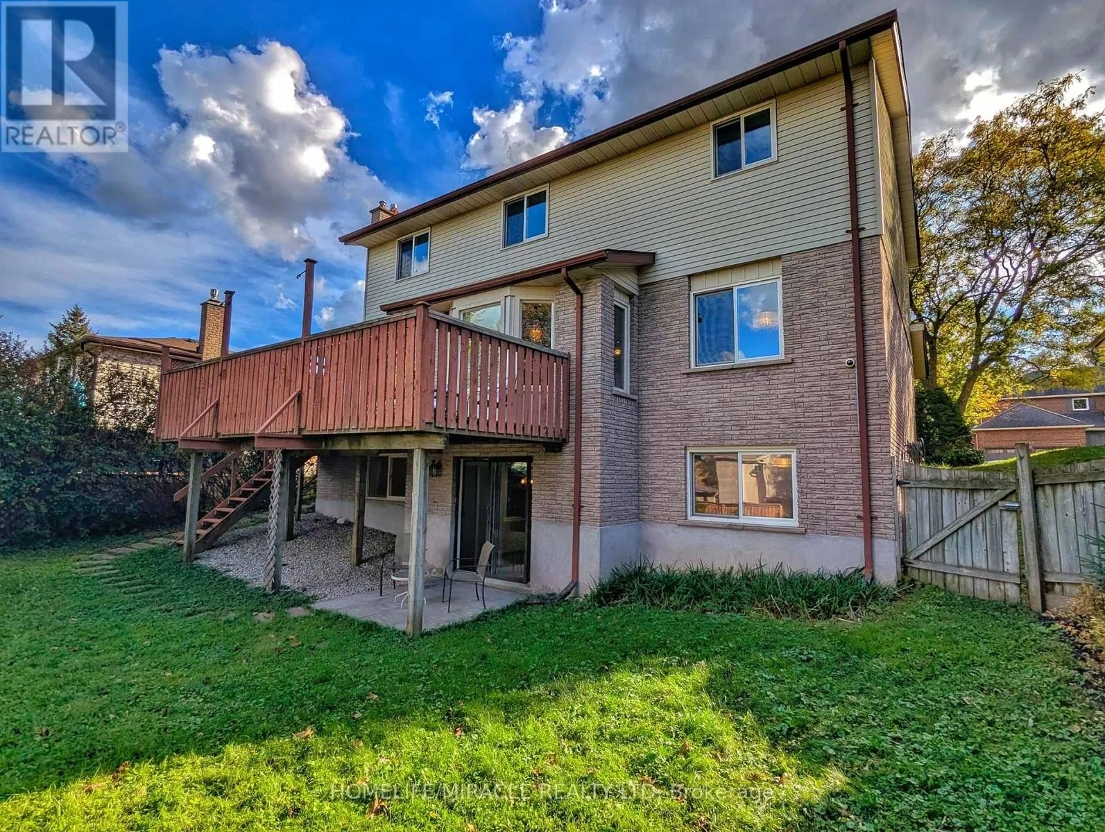 488 HEATHER HILL PLACE