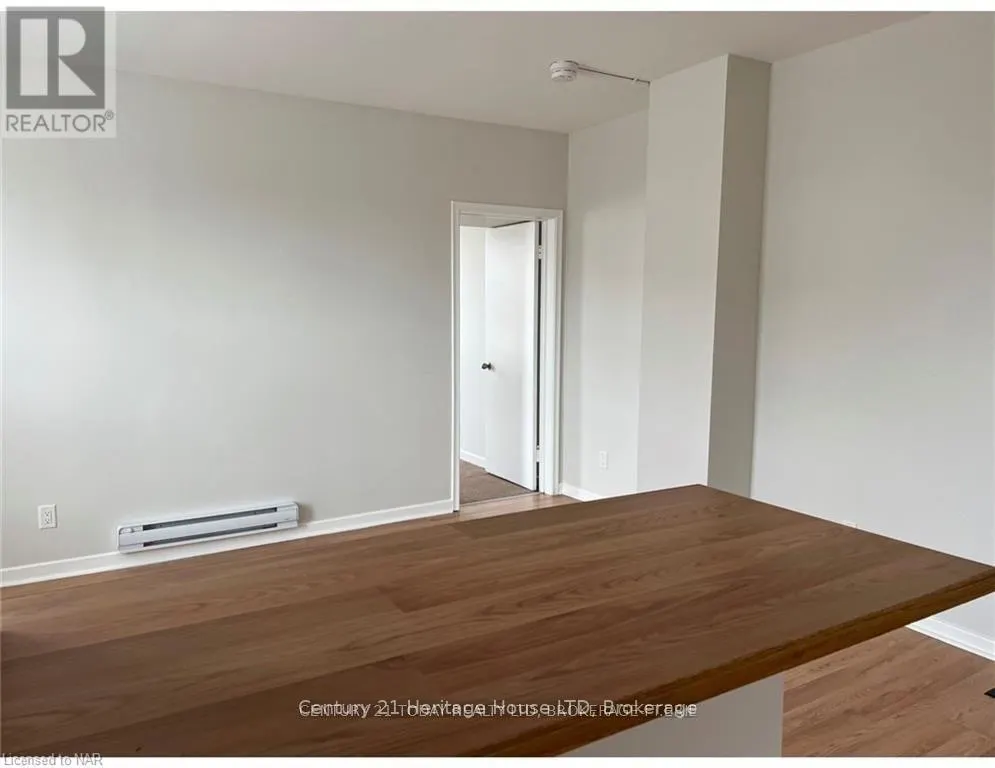 LOWER - 61 PHIPPS STREET #Lower