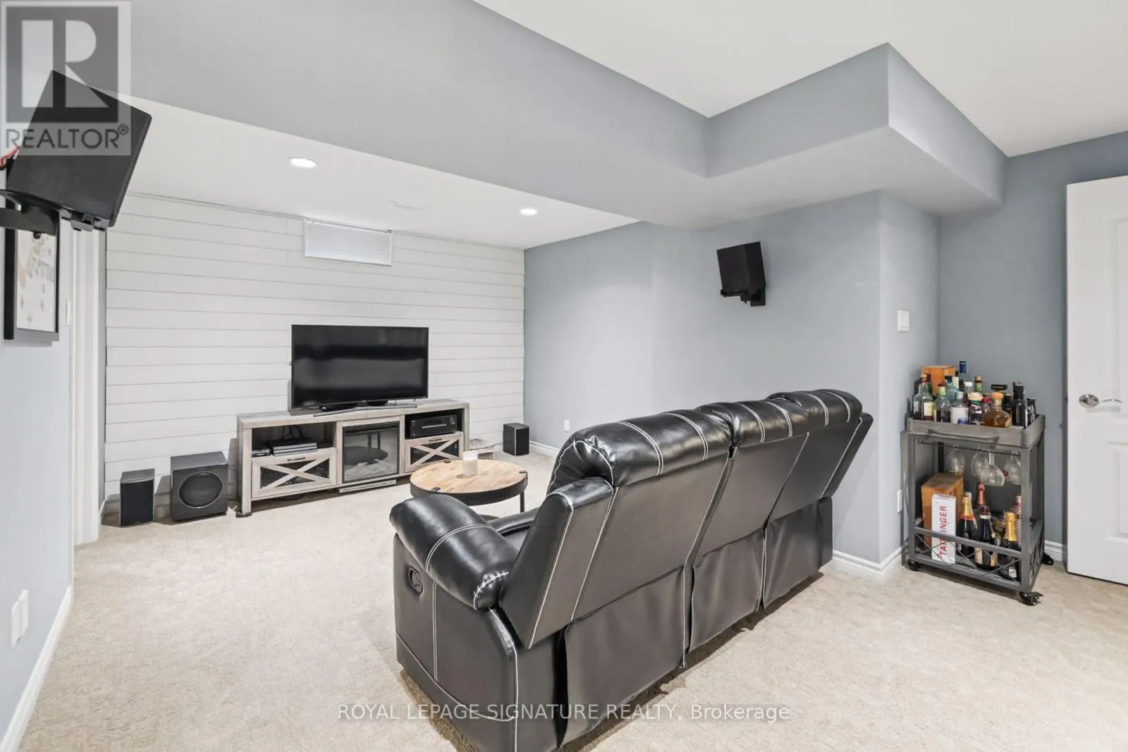 2 CINDY AVENUE