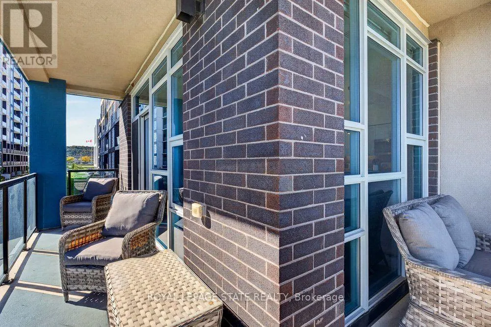 209 - 10 CONCORD PLACE