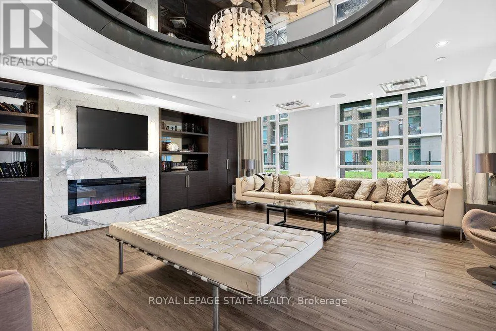 209 - 10 CONCORD PLACE