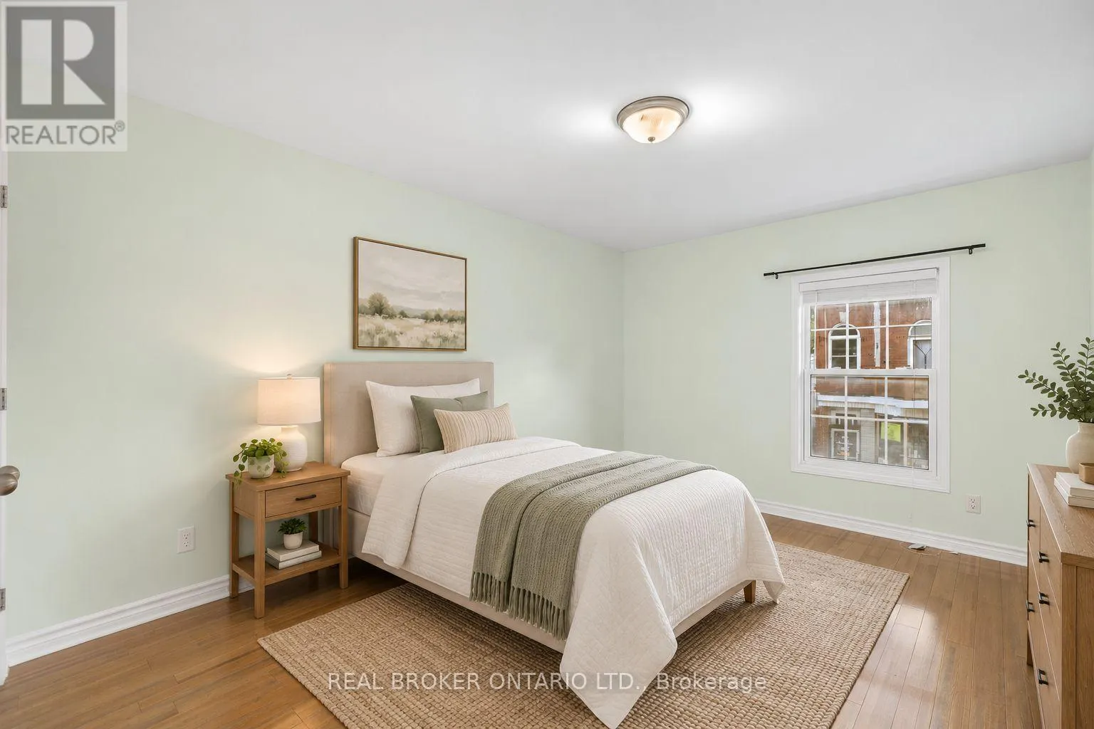 2 - 125 PRESCOTT STREET