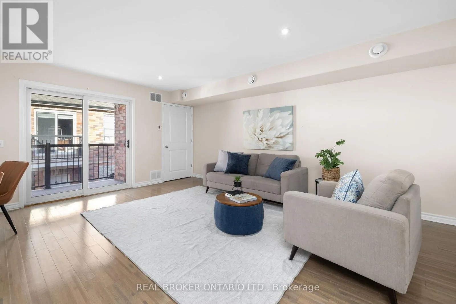 2 - 125 PRESCOTT STREET